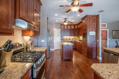 HILLS AND CHILLS home image 13