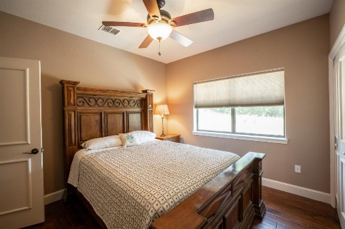 HILLS AND CHILLS home image 22