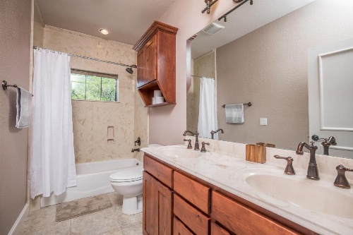 HILLS AND CHILLS home image 32