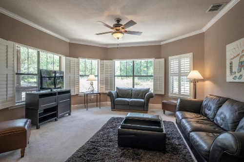 HILLS AND CHILLS home image 34